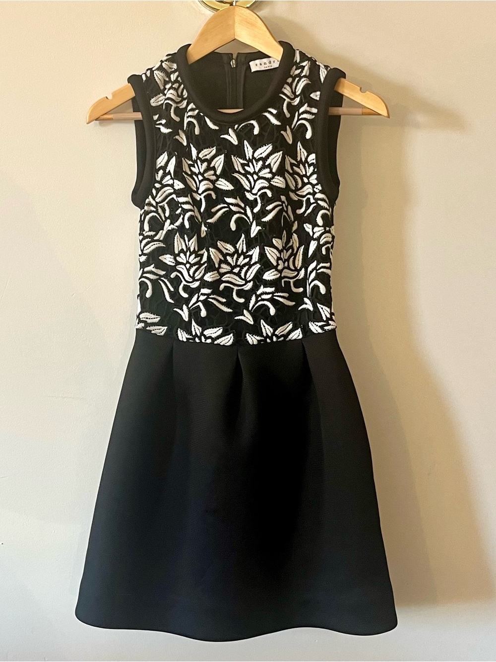 Sandro Paris Black & White Embroidered Neoprene Fit & Flare Dress Size 1
